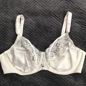 Christian Dior cream lace bra size 38D